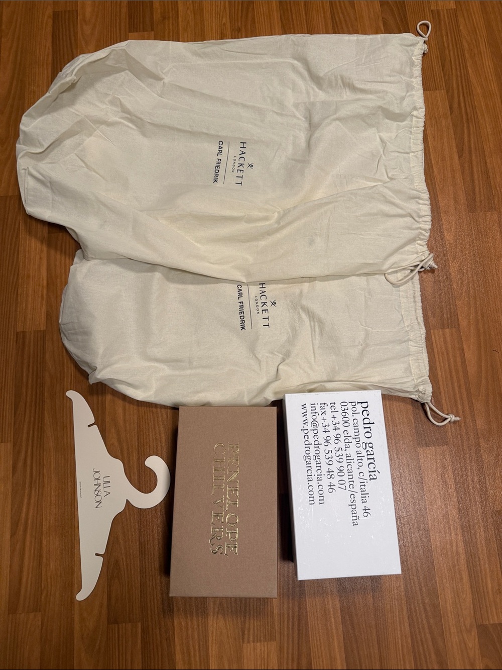 Hackett Cream Drawstring Storage Bags with Logo
Brand New